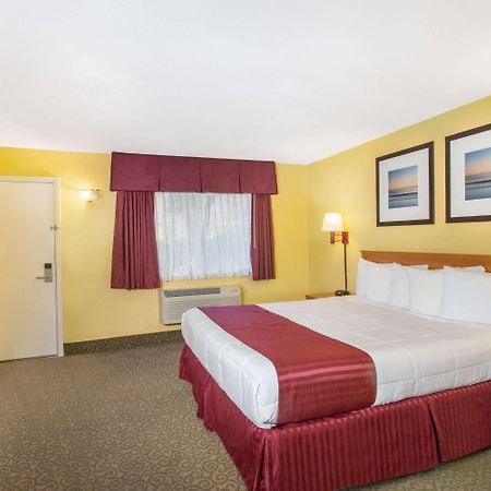 Days Inn By Wyndham Redwood City Esterno foto