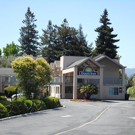 Days Inn By Wyndham Redwood City Esterno foto