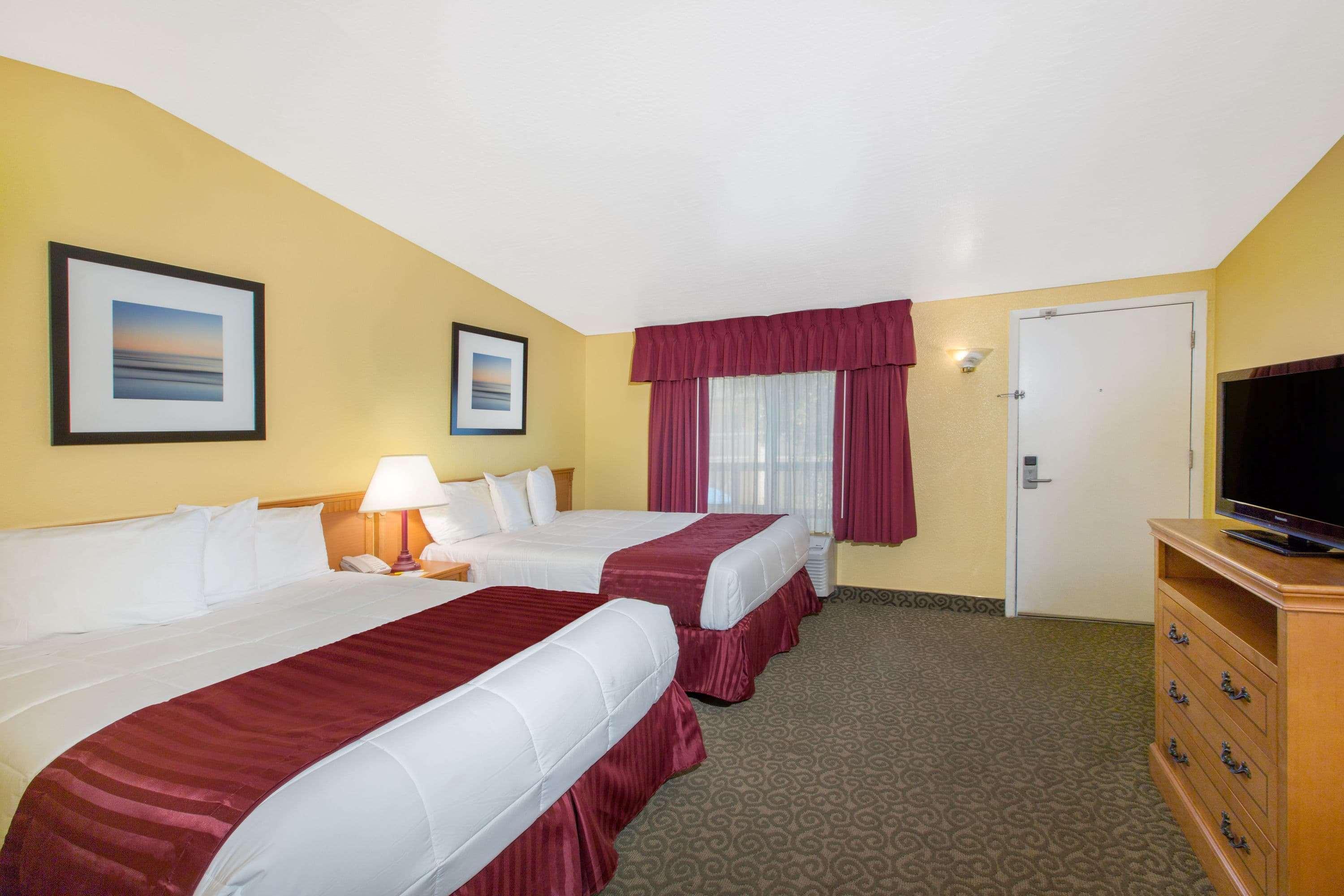 Days Inn By Wyndham Redwood City Esterno foto