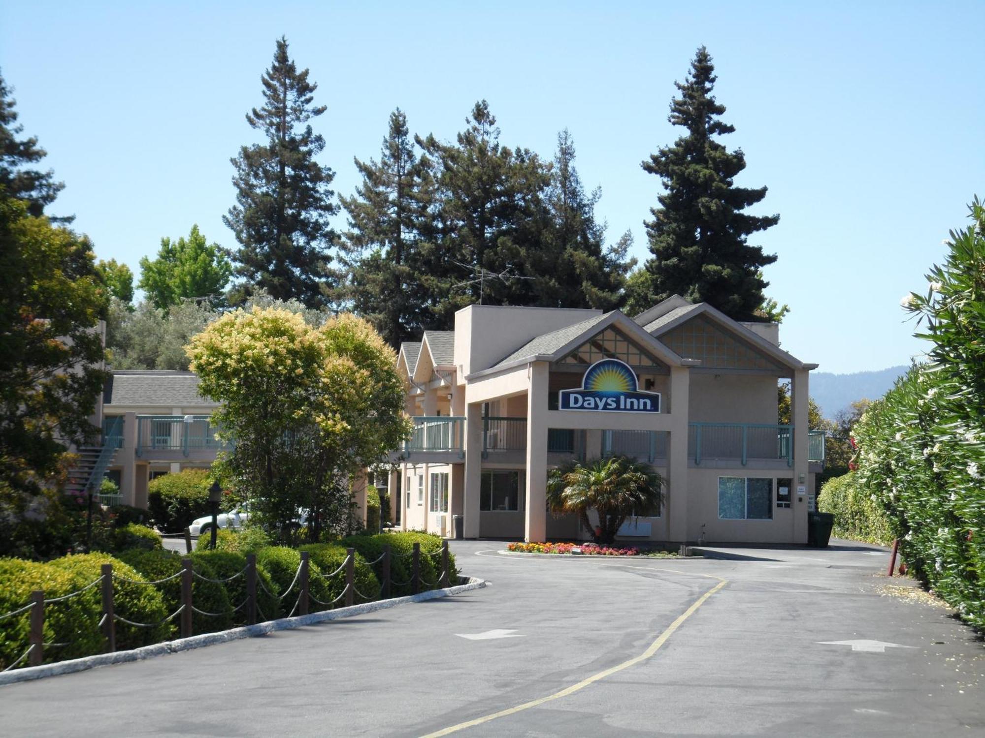 Days Inn By Wyndham Redwood City Esterno foto